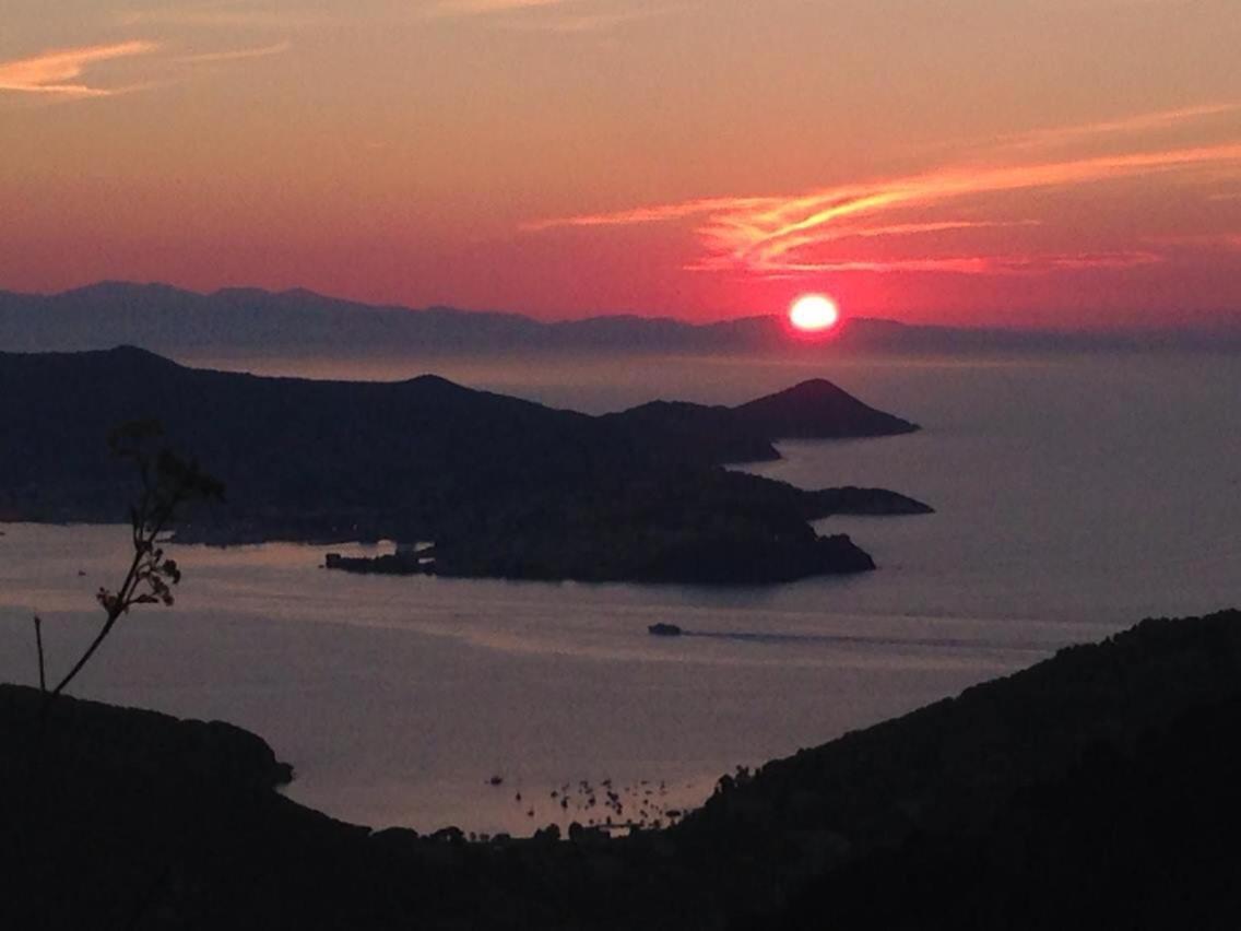 Appartamenti Estivi Anna E Pino Rio Marina Buitenkant foto